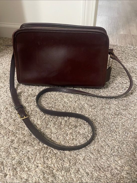Coach Handbags - Vintage Coach Leather Crossbody zipper Bag in chocolate brown color